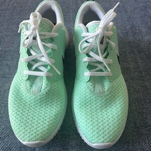 Nike Roshe Golf shoes  spikeless